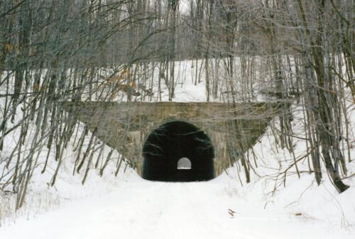 2004 Borden Tunnel Pre-Const 0004 a
