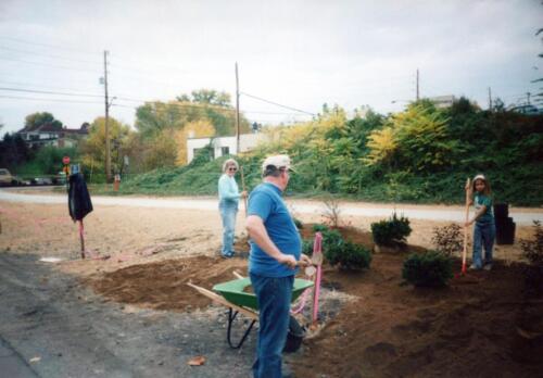 RTC Volunteers planting gardens 01